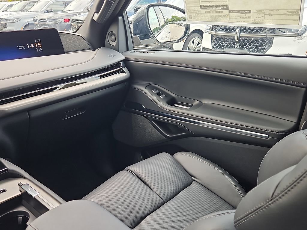 New 2025 Lincoln Navigator L Reserve w/ Jet Appearance Package image 14