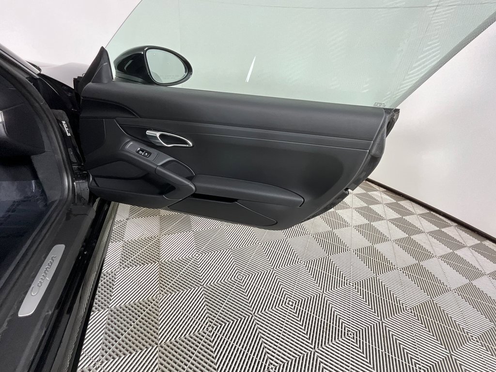 Used 2024 Porsche 718 Cayman image 15