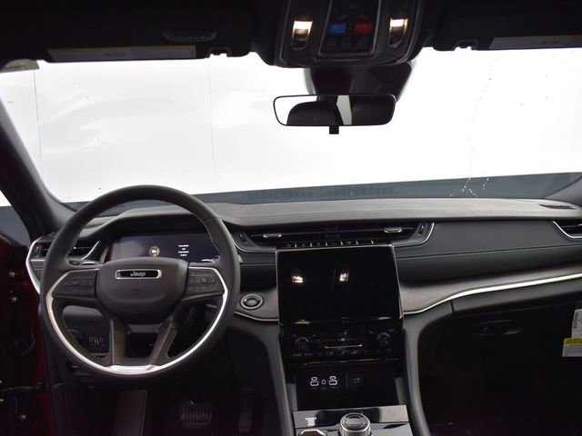 New 2025 Jeep Grand Cherokee Limited w/ Black Appearance Package image 37