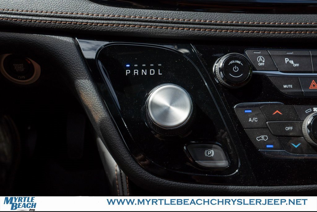 New 2026 Chrysler Pacifica Pinnacle image 24