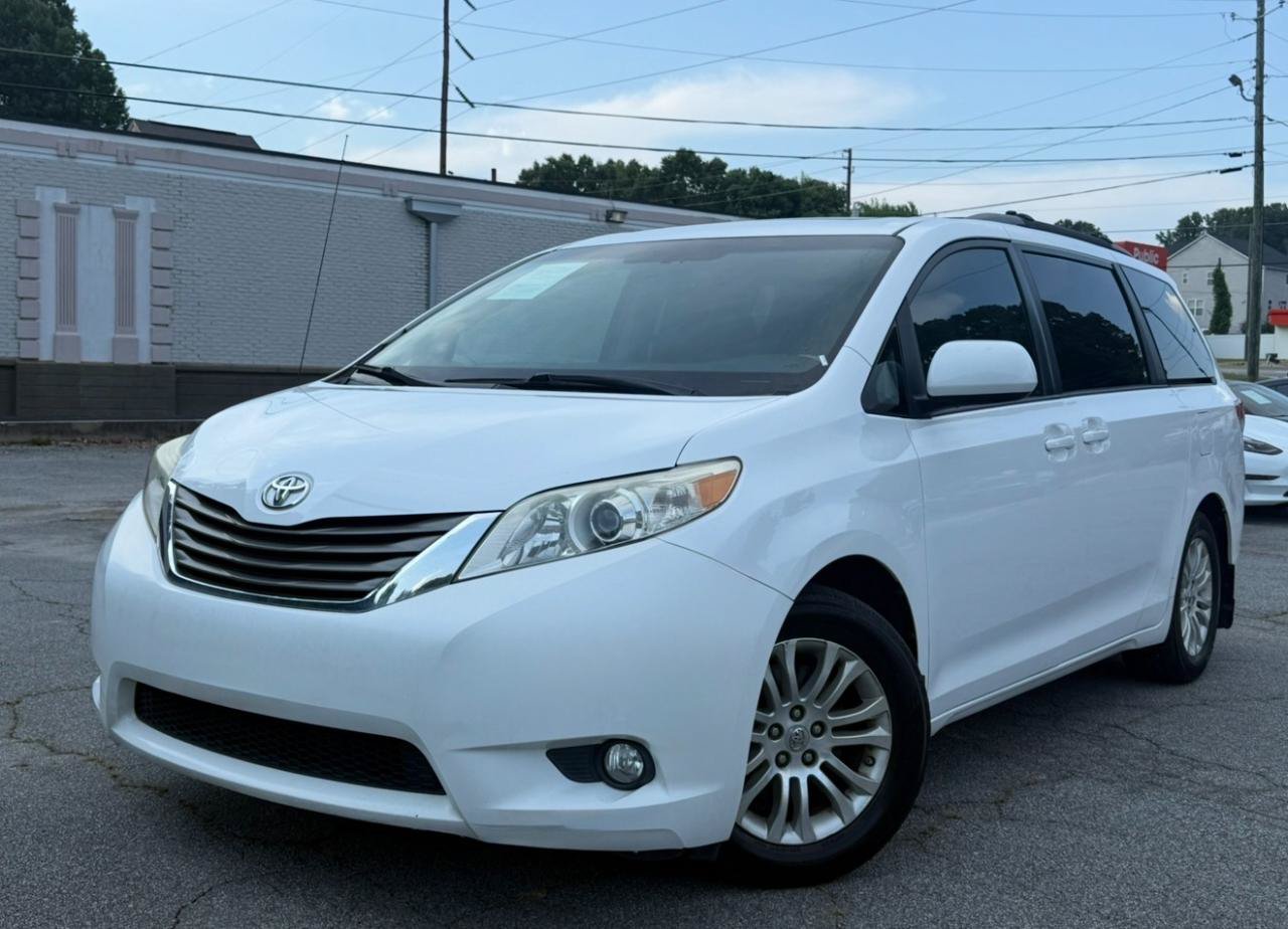 Used 2013 Toyota Sienna XLE FWD image 4