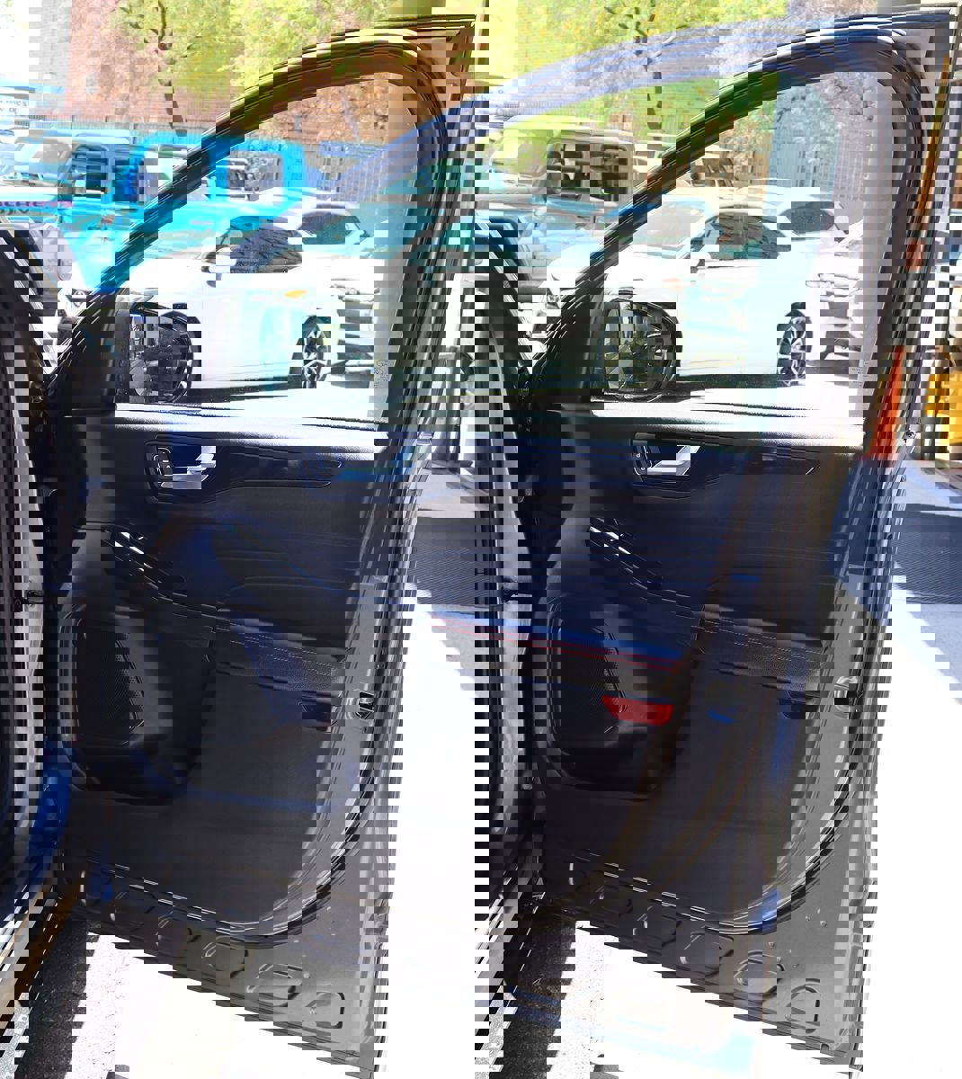 Used 2023 Ford Escape ST-Line image 34