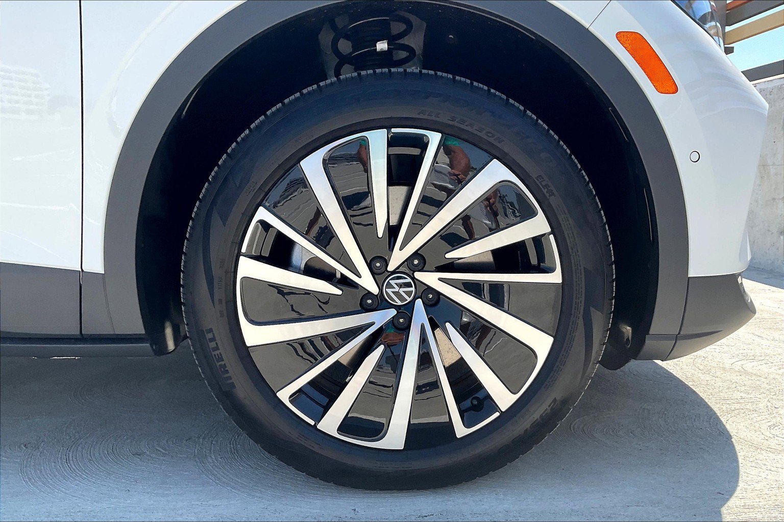 New 2025 Volkswagen ID.4 Pro AWD/4WD image 10