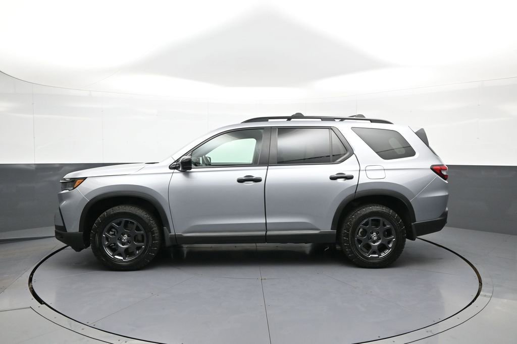 Used 2025 Honda Pilot TrailSport image 9