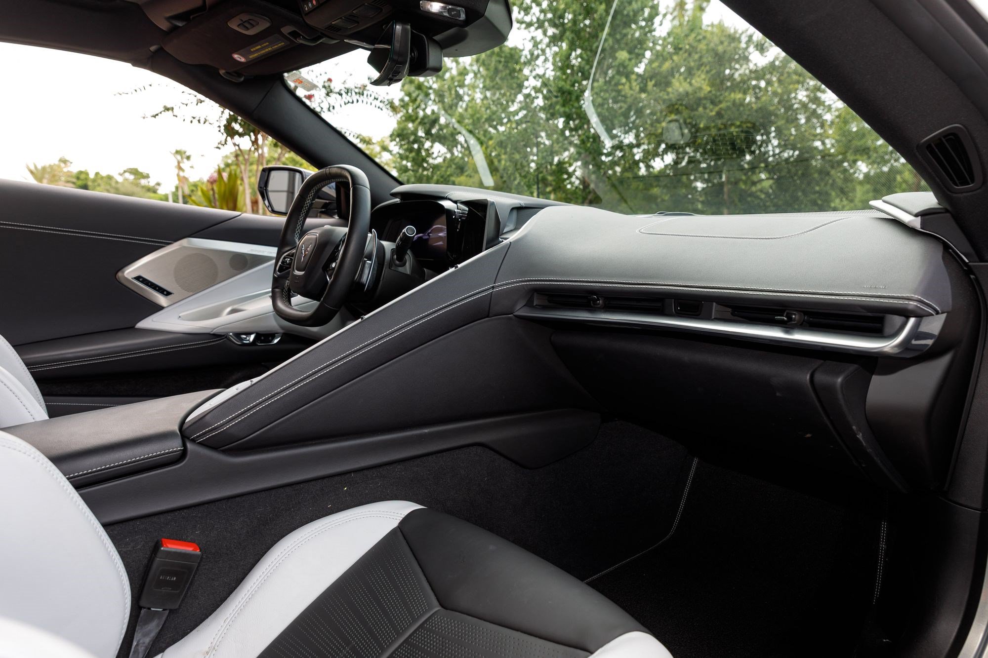 Used 2021 Chevrolet Corvette Stingray Preferred Cpe w/ Z51 Performance Package RWD image 17