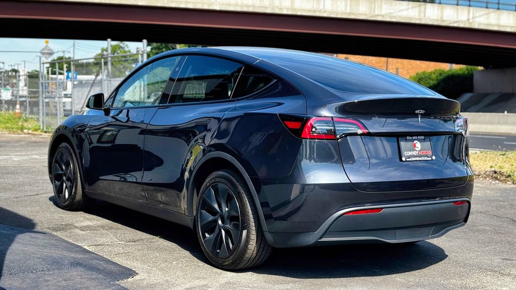 Used 2024 Tesla Model Y Long Range RWD image 7