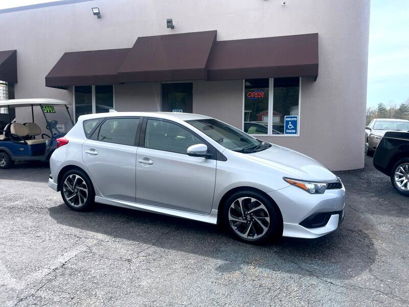 Used 2016 Scion iM image 2