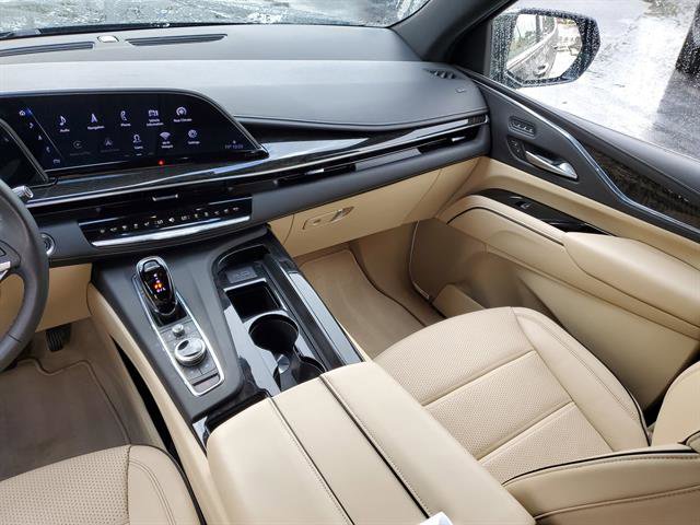Certified 2024 Cadillac Escalade Premium Luxury AWD/4WD image 39