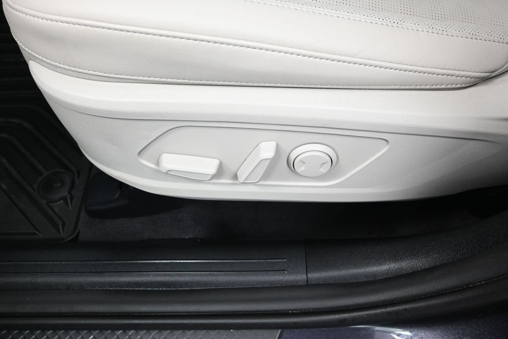 Certified 2025 Kia Sorento S w/ Panoramic Sunroof Package FWD image 12