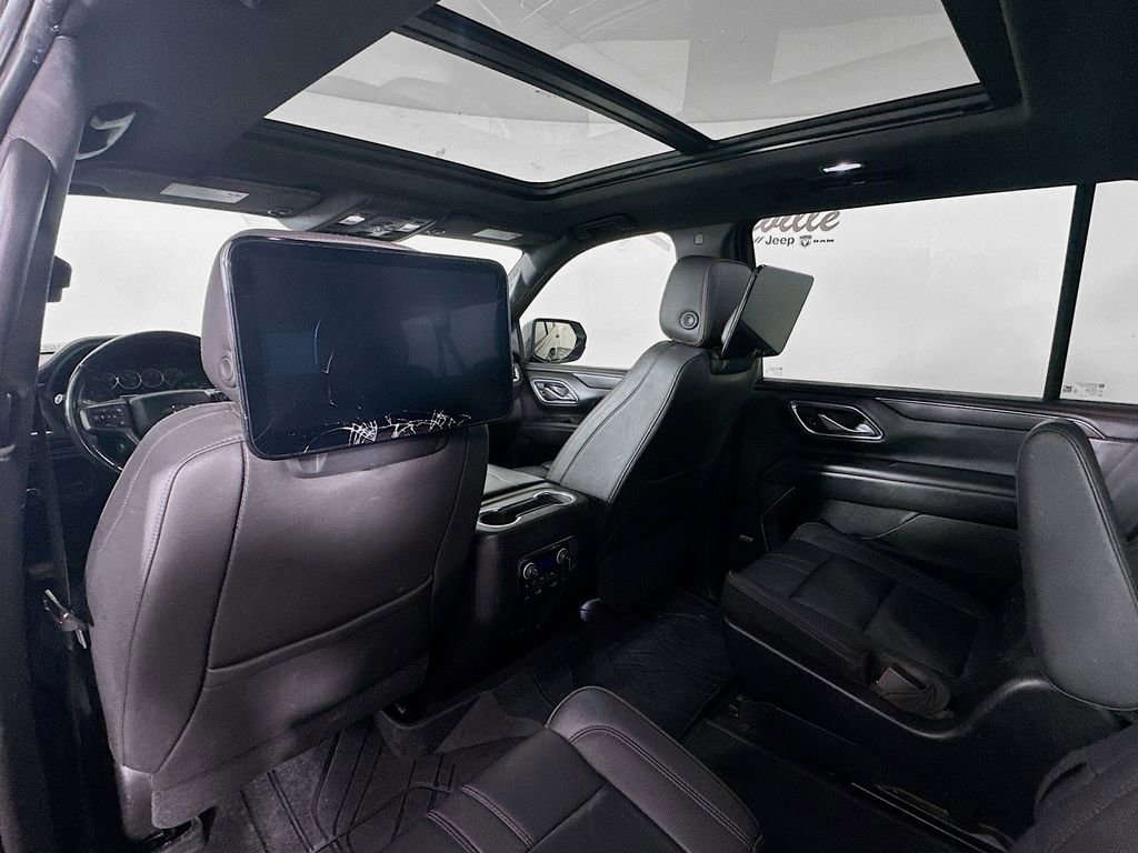 Used 2021 Chevrolet Suburban RST w/ Luxury Package image 22