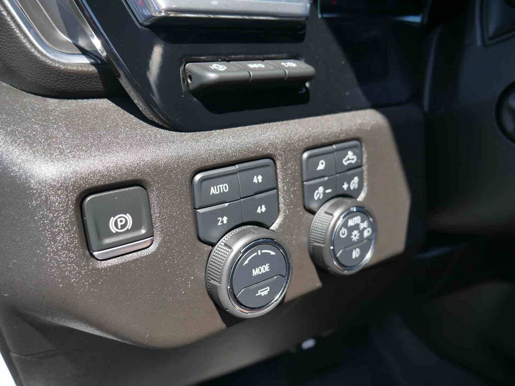 Used 2024 Chevrolet Silverado 1500 High Country w/ High Country Premium Package image 30