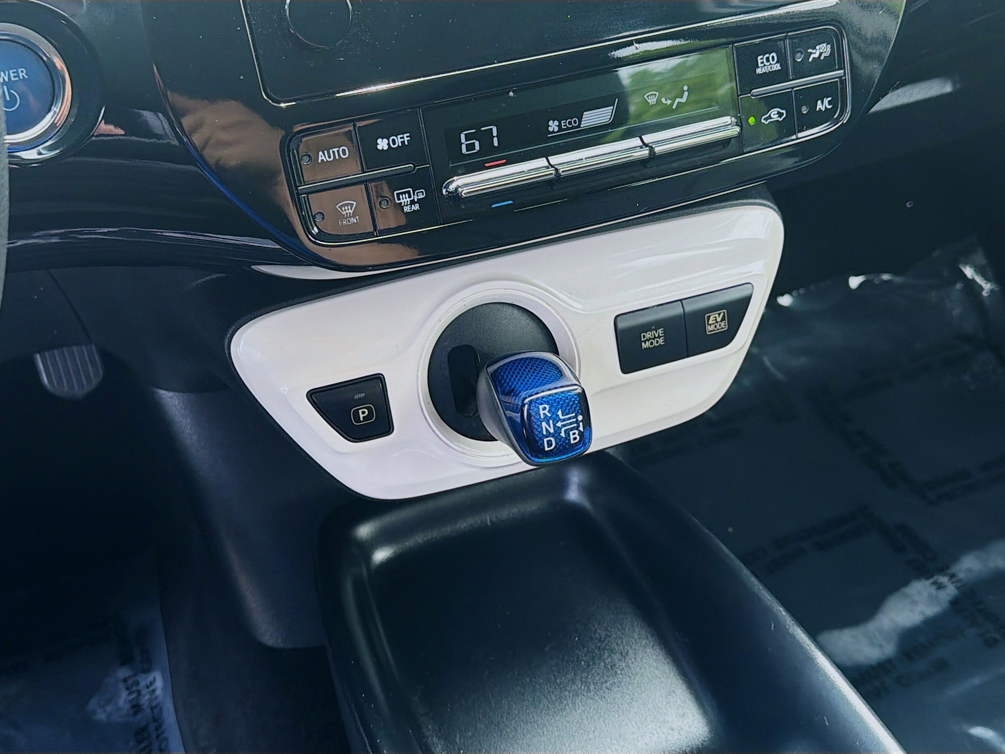 Used 2016 Toyota Prius Two image 16