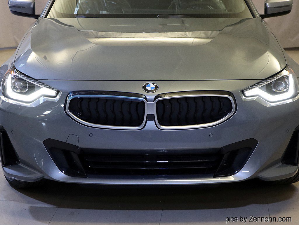 Used 2025 BMW 230i xDrive Coupe w/ Premium Package image 6