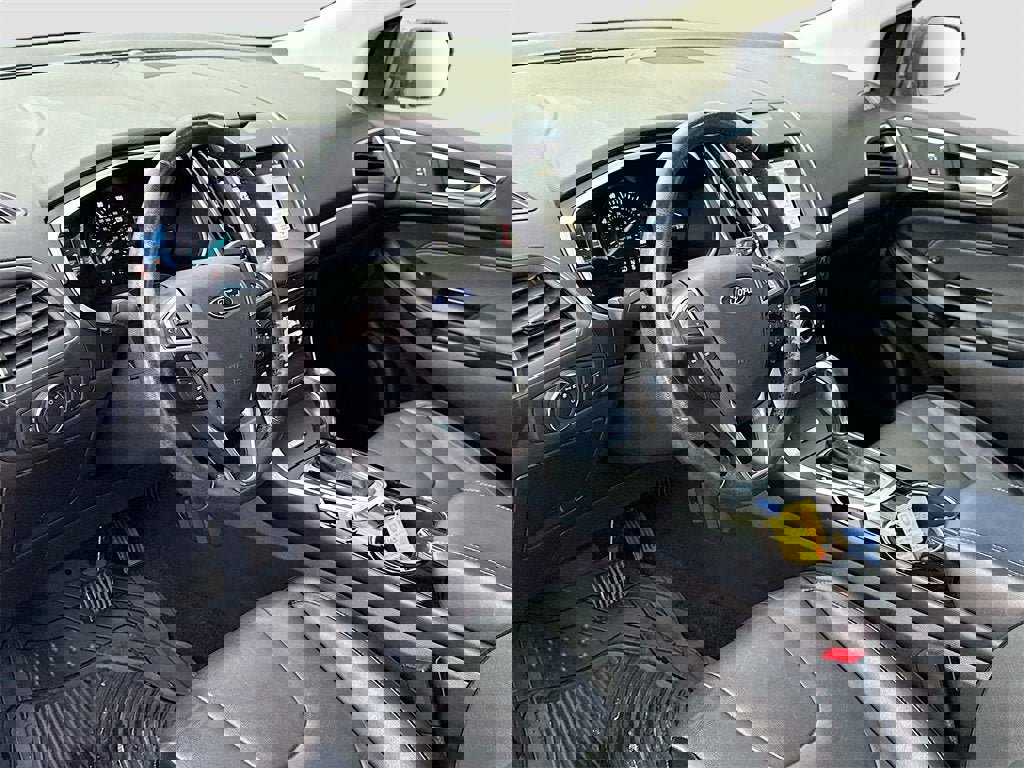 Used 2018 Ford Edge Titanium w/ Technology Package image 7