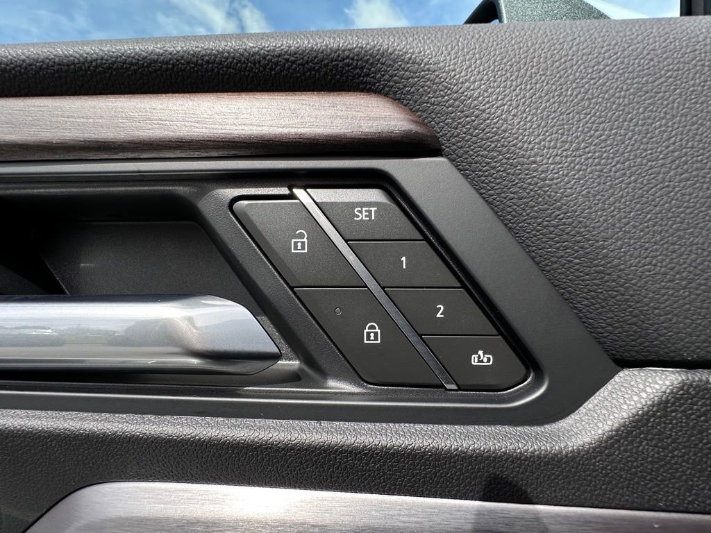 Certified 2026 GMC Acadia Denali Ultimate w/ LPO, Floor Liner Package image 21
