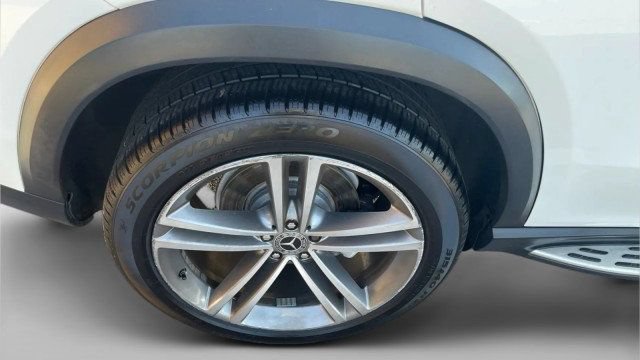 Used 2021 Mercedes-Benz GLE 350 w/ Premium Package image 8