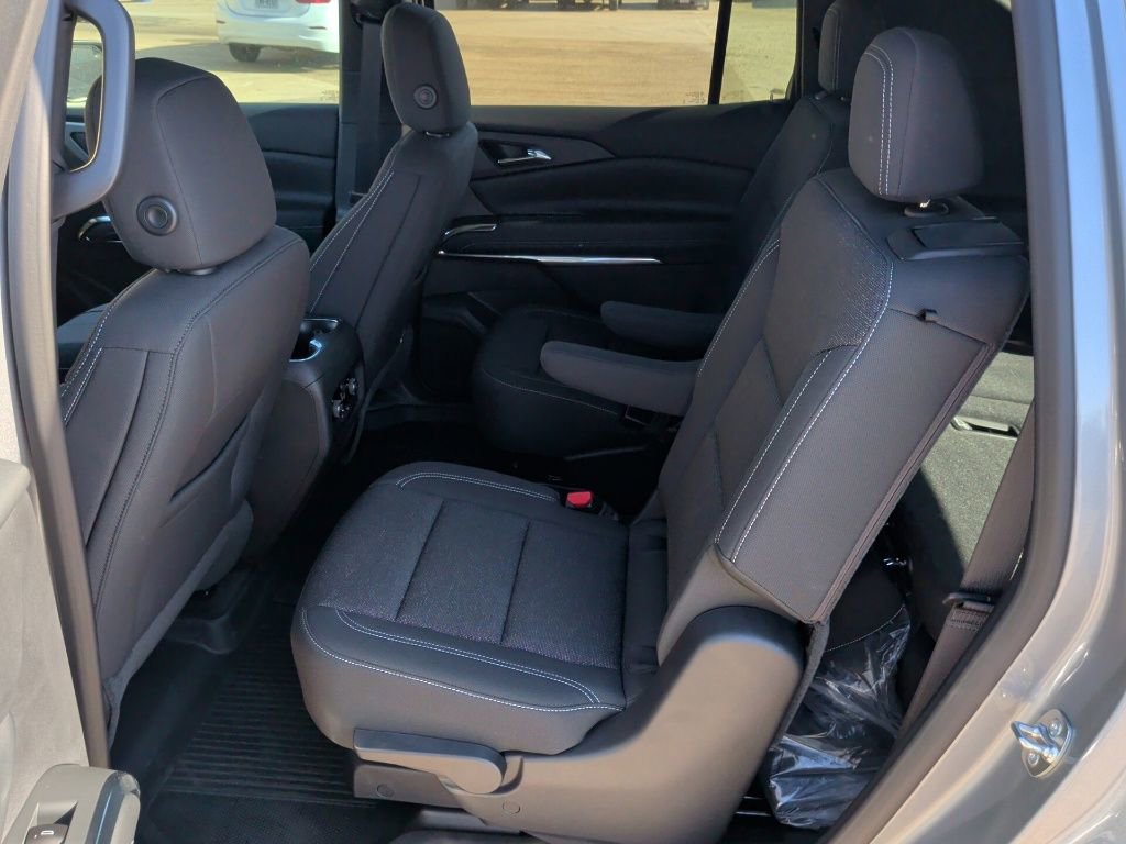 New 2025 Chevrolet Traverse LT w/ LPO, Floor Liner Package image 32