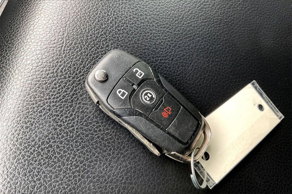 Used 2017 Ford F250 Lariat w/ Lariat Value Package image 10