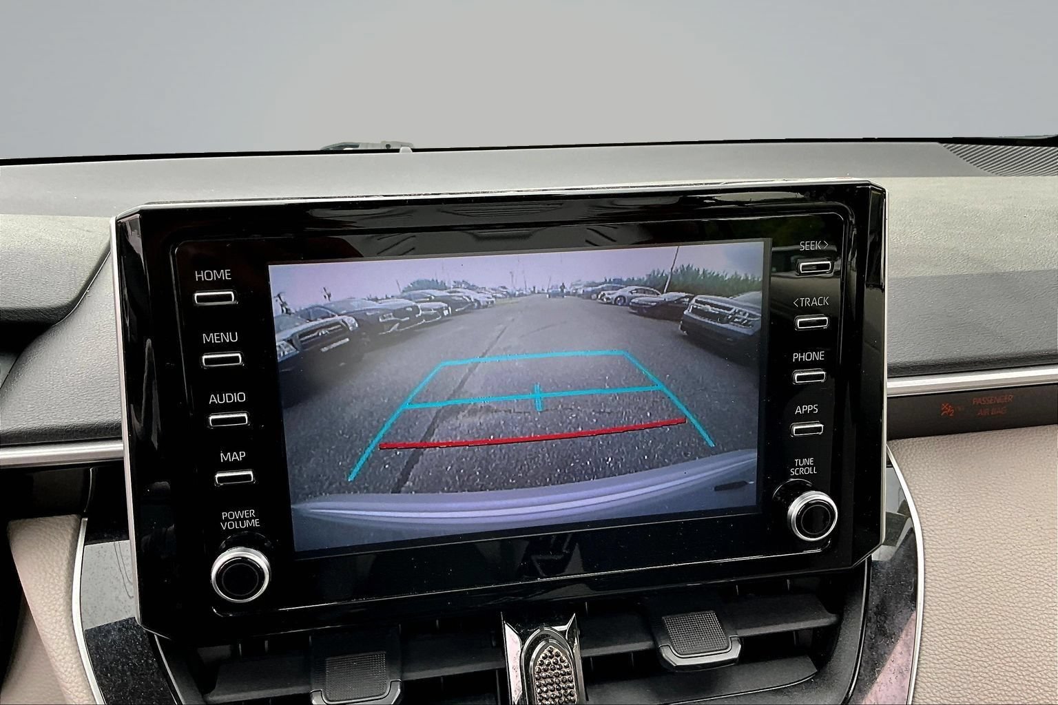 Used 2020 Toyota Corolla LE FWD image 12