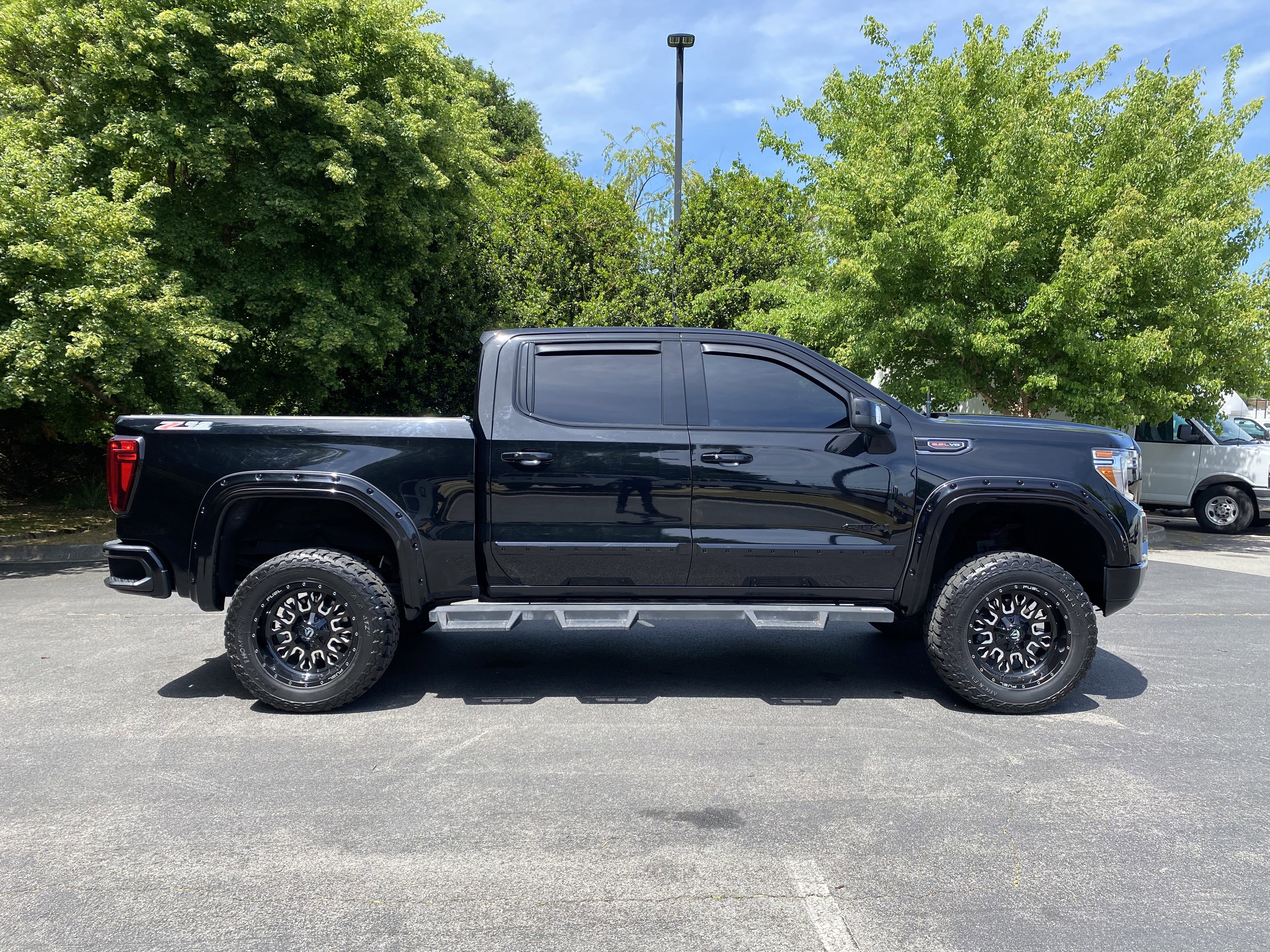 Used 2021 GMC Sierra 1500 AT4 w/ Technology Package image 10