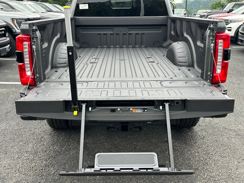 New 2026 Ford F350 Lariat w/ Black Appearance Package AWD/4WD image 31