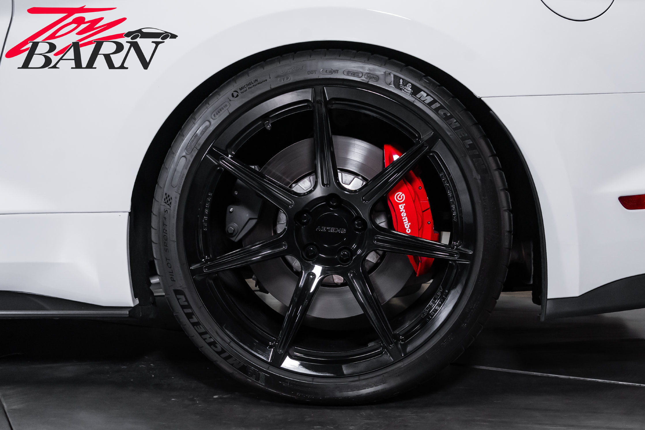 Used 2020 Ford Mustang Shelby GT500 w/ Technology Package RWD image 16