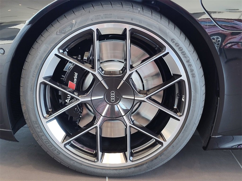 New 2026 Audi RS e-tron GT performance image 4