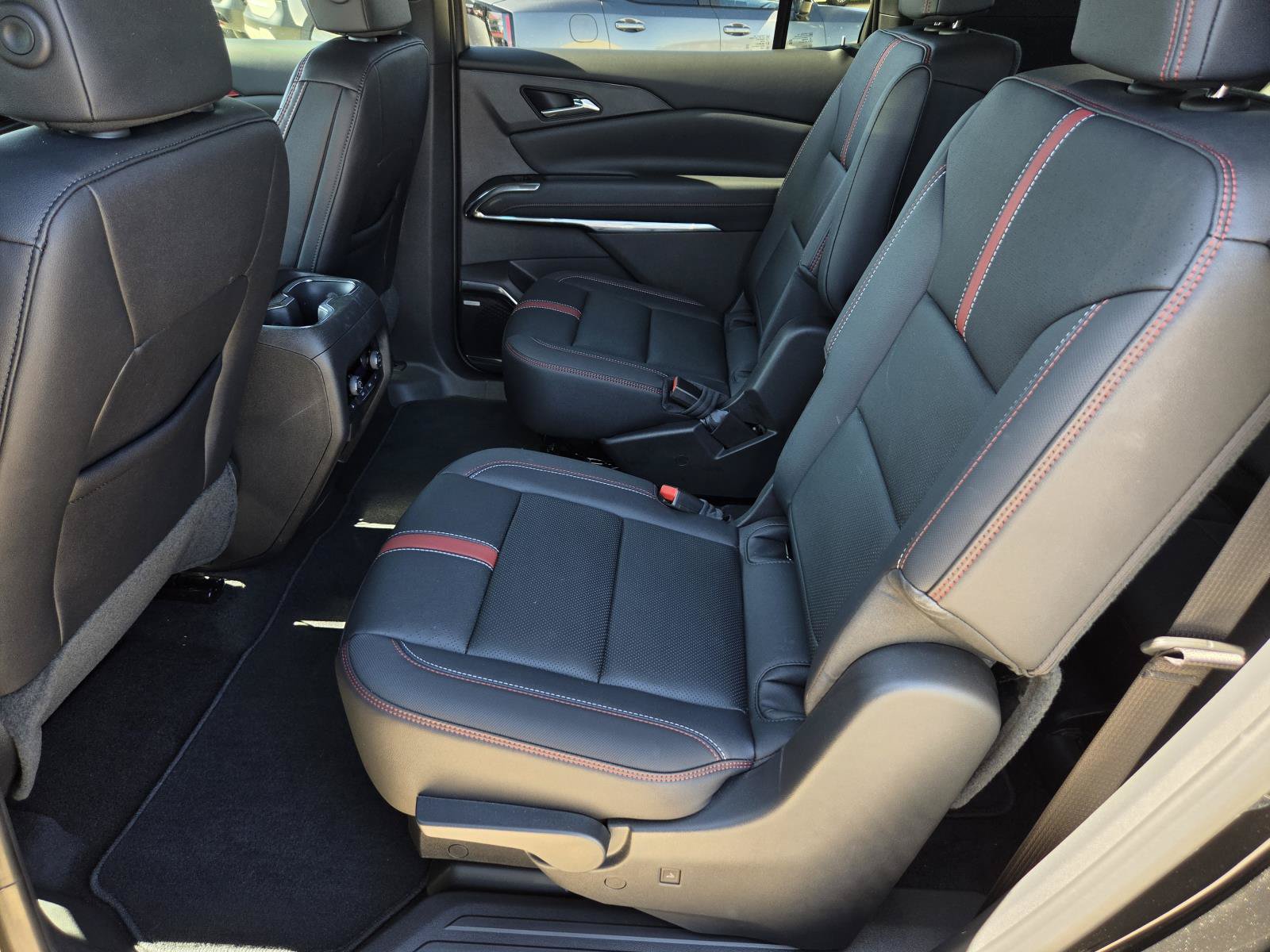 Used 2026 Chevrolet Traverse RS FWD image 17