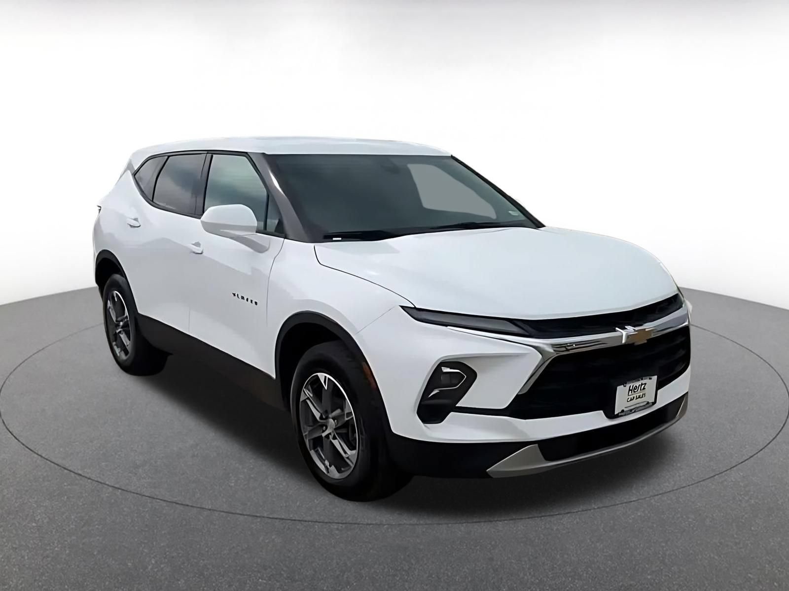 Used 2026 Chevrolet Blazer LT FWD image 3