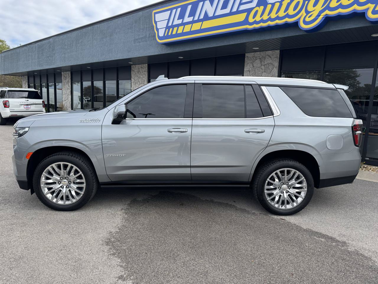 Used 2023 Chevrolet Tahoe High Country w/ Premium Package AWD/4WD image 10