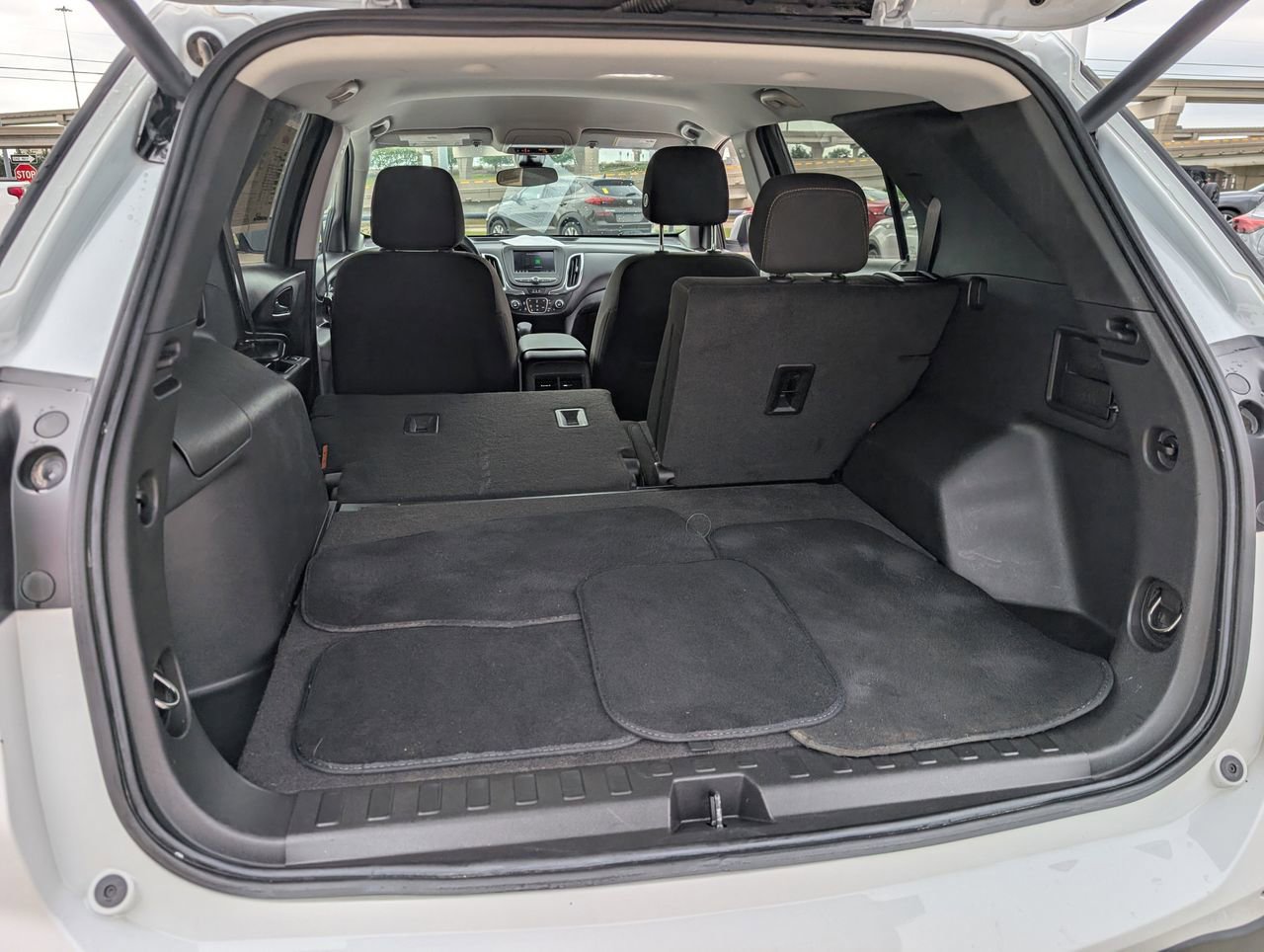 Used 2023 Chevrolet Equinox LT AWD/4WD image 29