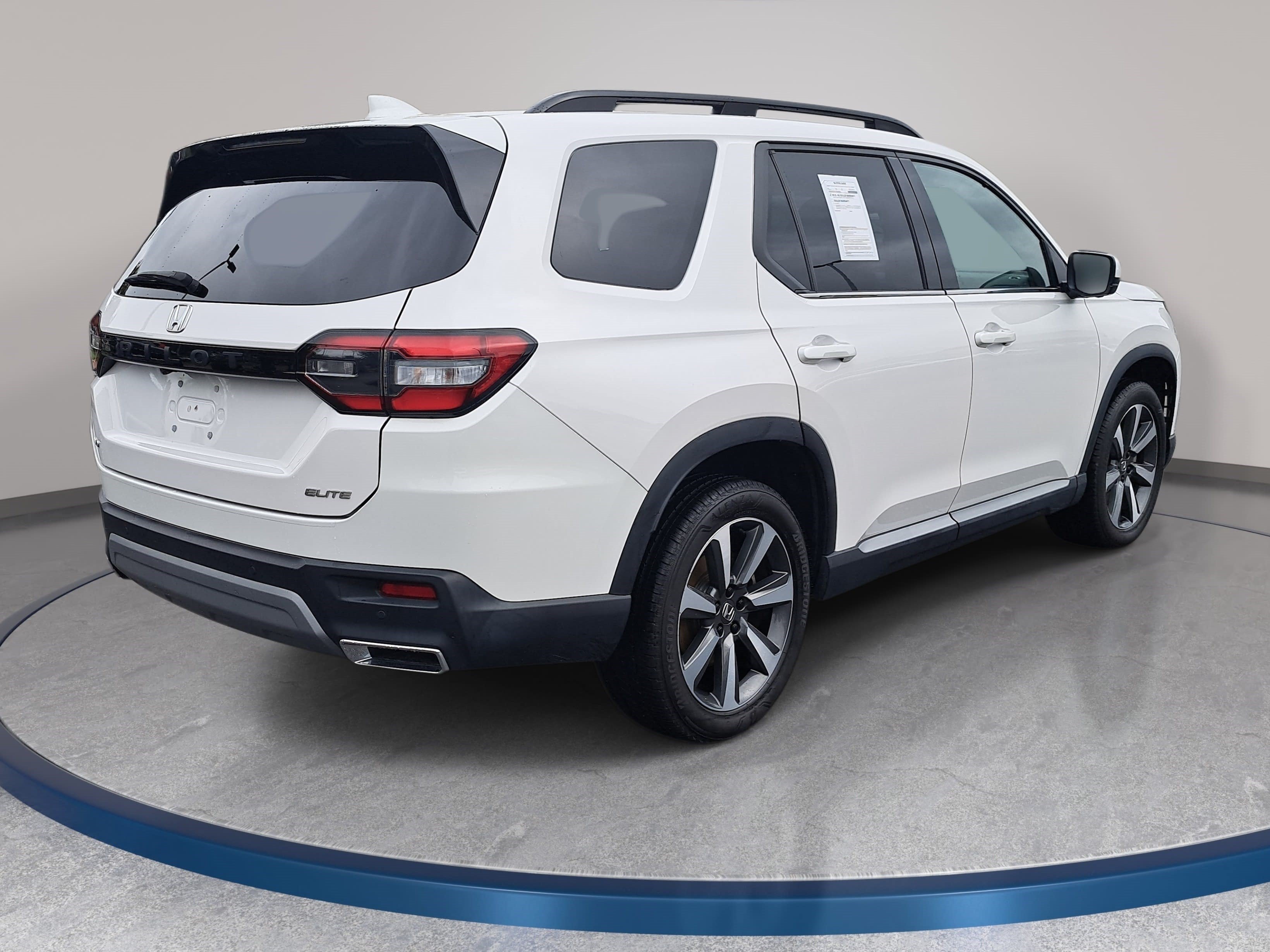 Used 2024 Honda Pilot Elite image 5