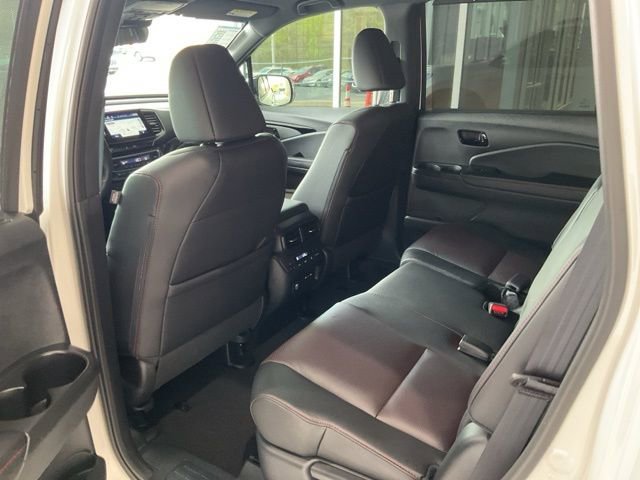 Certified 2025 Honda Passport Black Edition image 19
