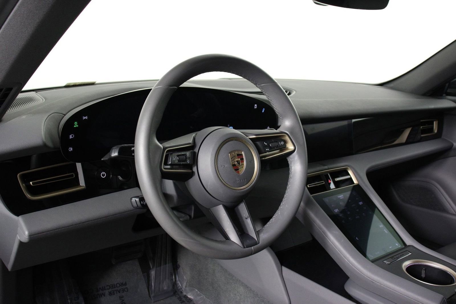 Certified 2023 Porsche Taycan image 4