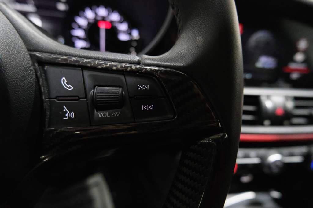 Used 2018 Alfa Romeo Giulia Ti w/ Nero Edizione RWD image 35