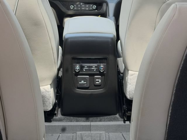 Used 2023 Buick Enclave Avenir w/ Avenir Technology Package AWD/4WD image 19