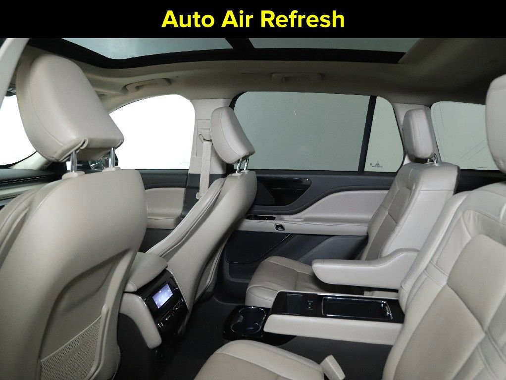 Certified 2023 Lincoln Aviator Reserve w/ Equipment Group 201A image 16