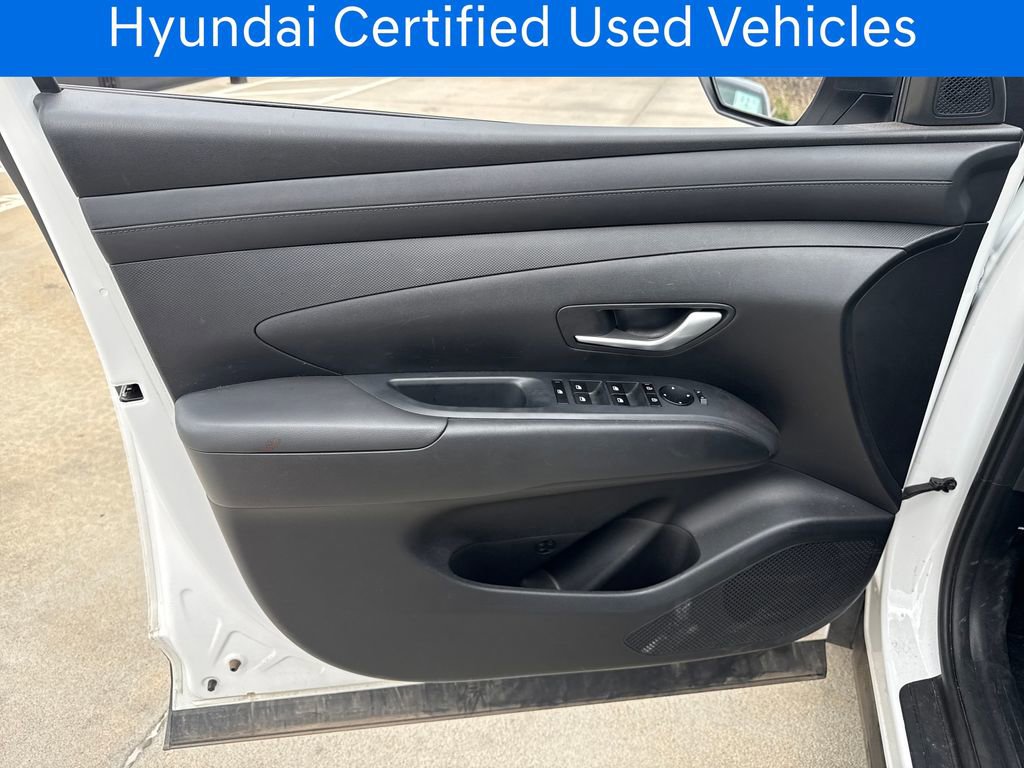 Certified 2025 Hyundai Tucson SE FWD image 11
