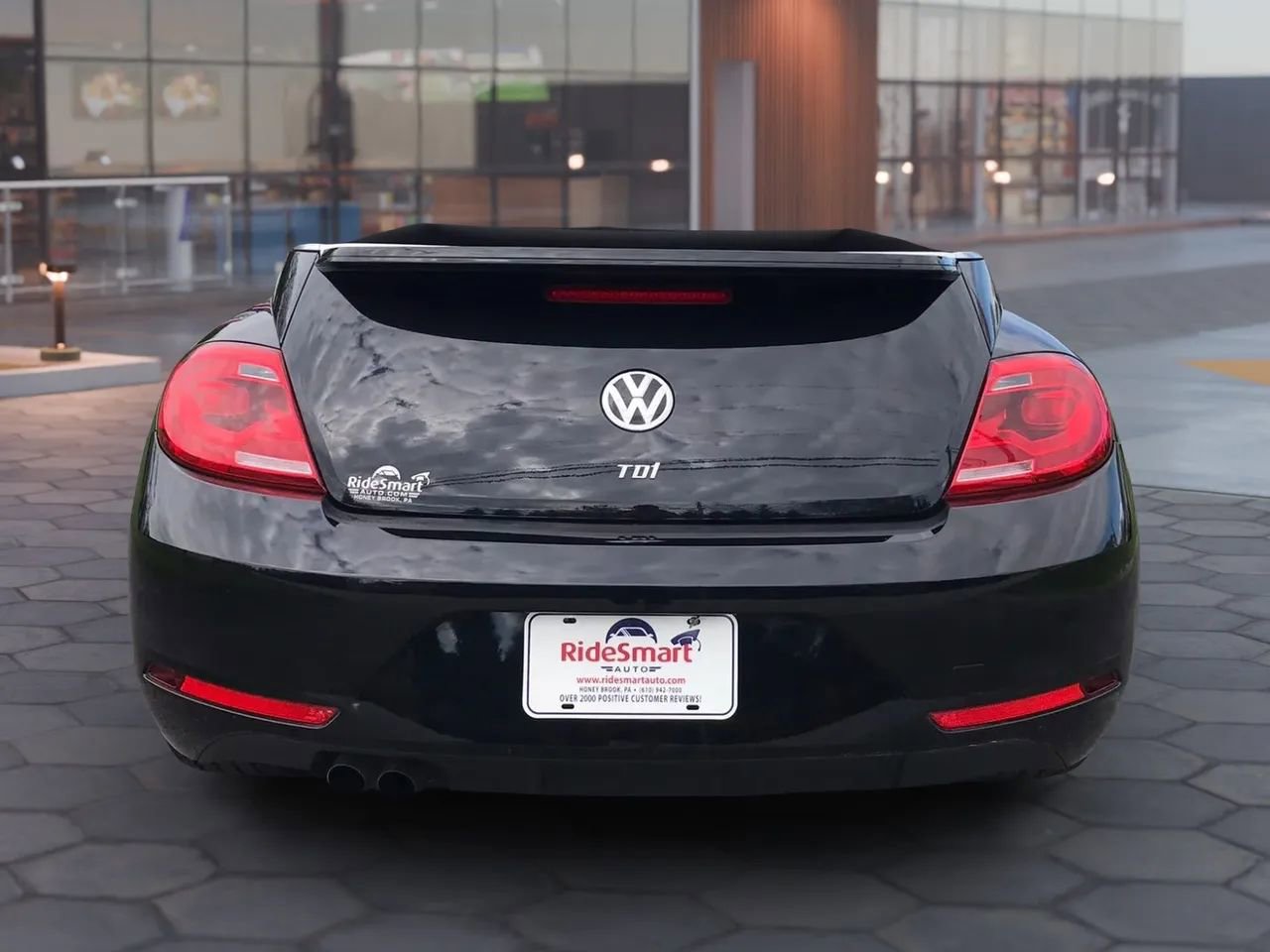 Used 2014 Volkswagen Beetle TDI FWD image 10