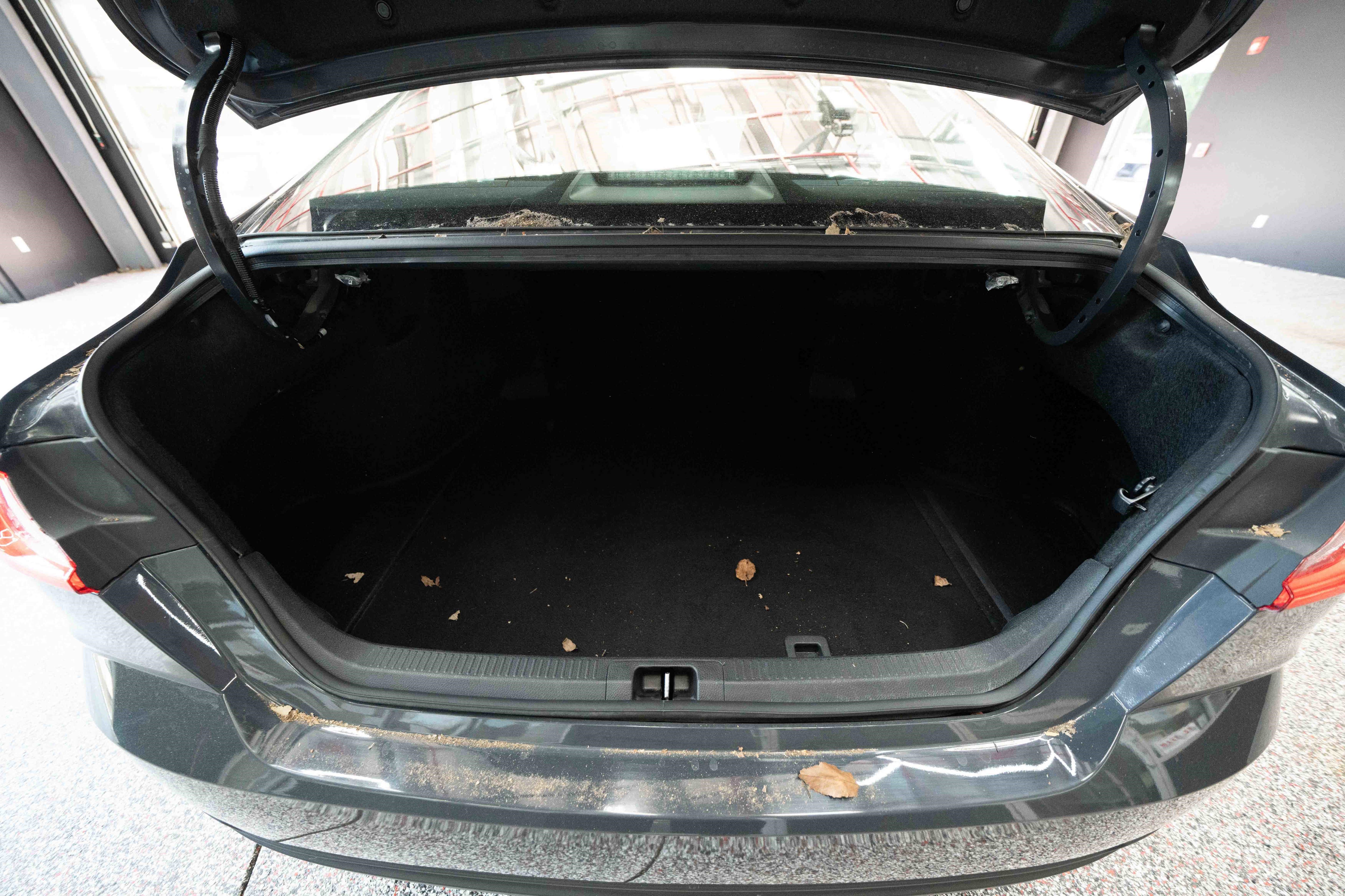 Used 2025 Toyota Camry LE FWD image 27