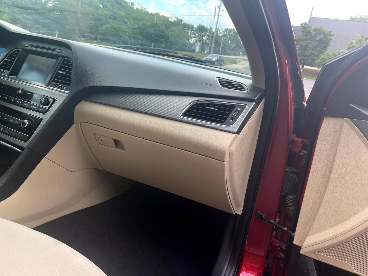 Used 2016 Hyundai Sonata SE FWD image 38
