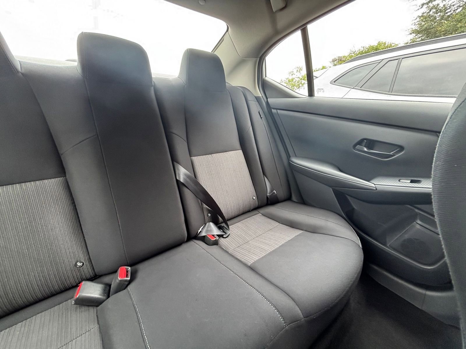 Used 2025 Nissan Sentra SV FWD image 35
