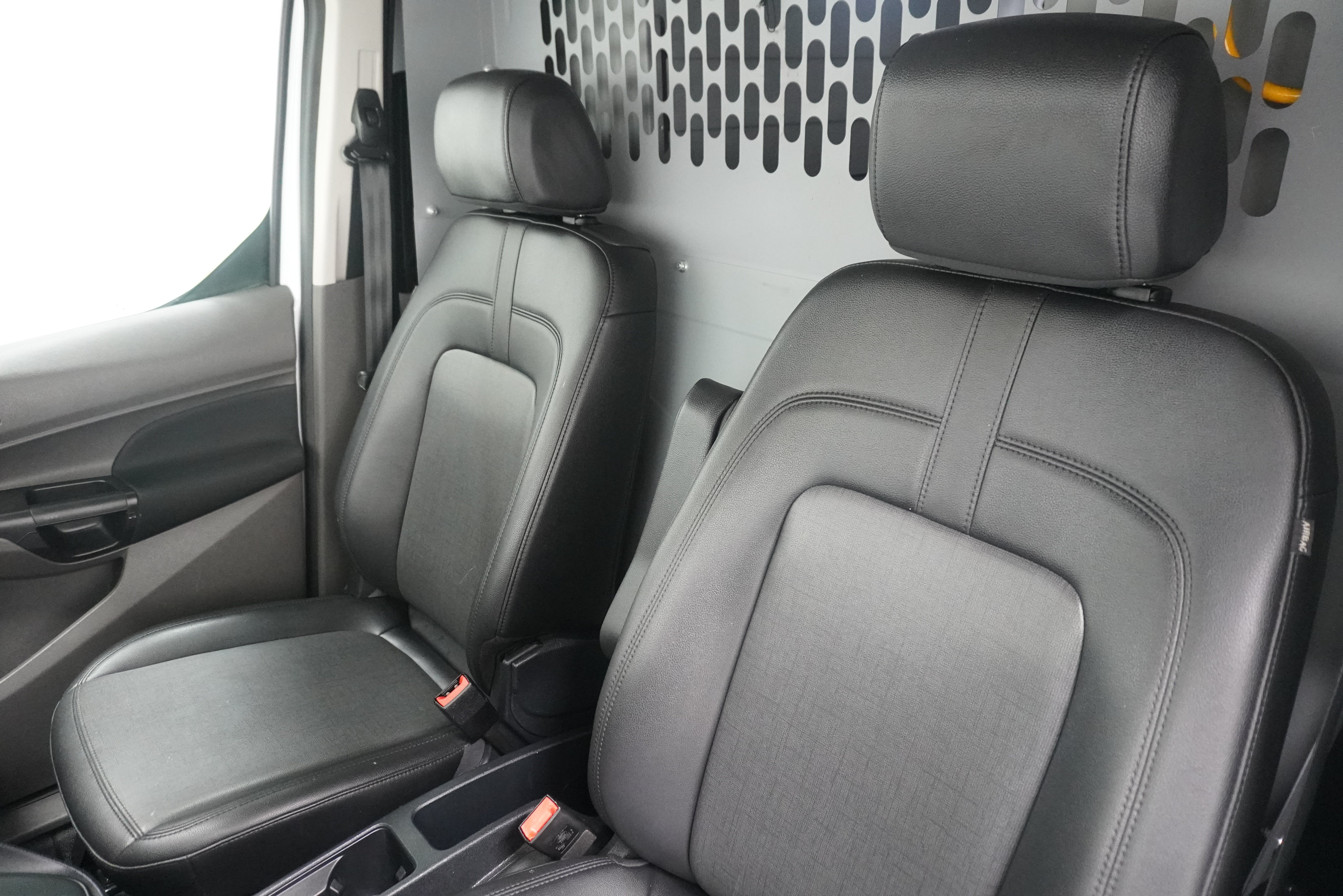 Used 2022 Ford Transit Connect XL FWD image 11