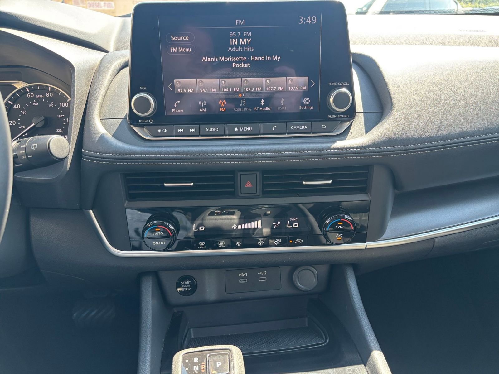Used 2025 Nissan Rogue SV AWD/4WD image 17
