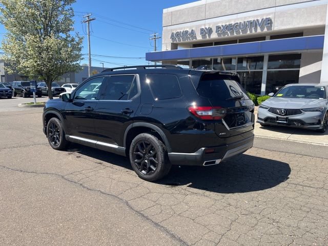 Used 2025 Honda Pilot Touring image 8