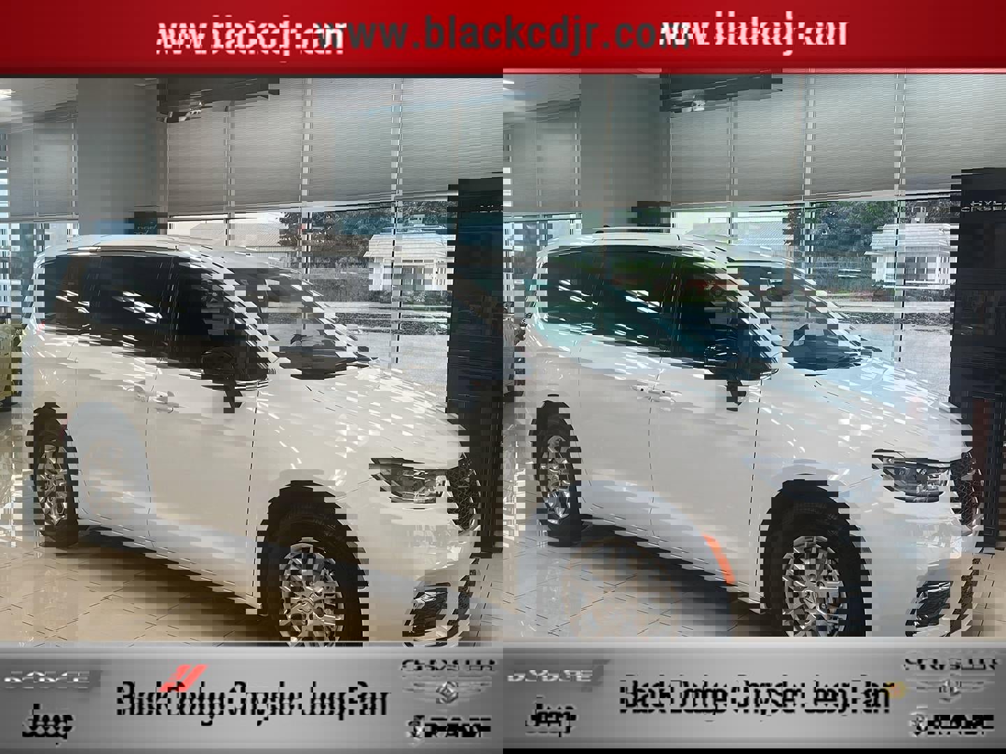 New 2026 Chrysler Pacifica Select