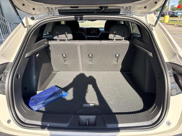 New 2026 Chevrolet Trax RS w/ Sunroof Package FWD image 8