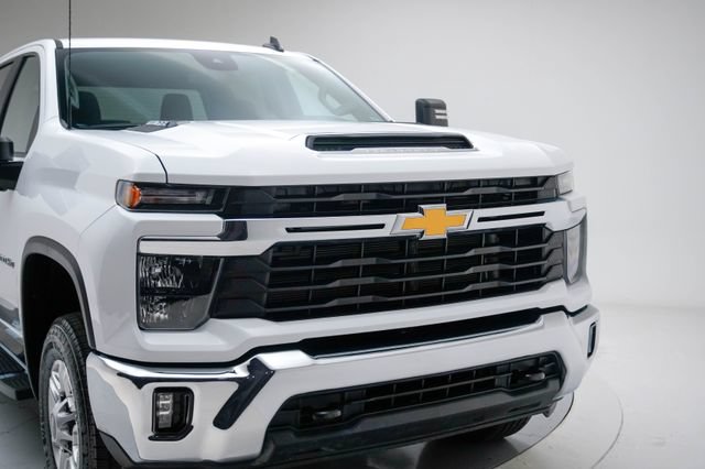 Used 2025 Chevrolet Silverado 2500 LT w/ Convenience Package AWD/4WD image 11