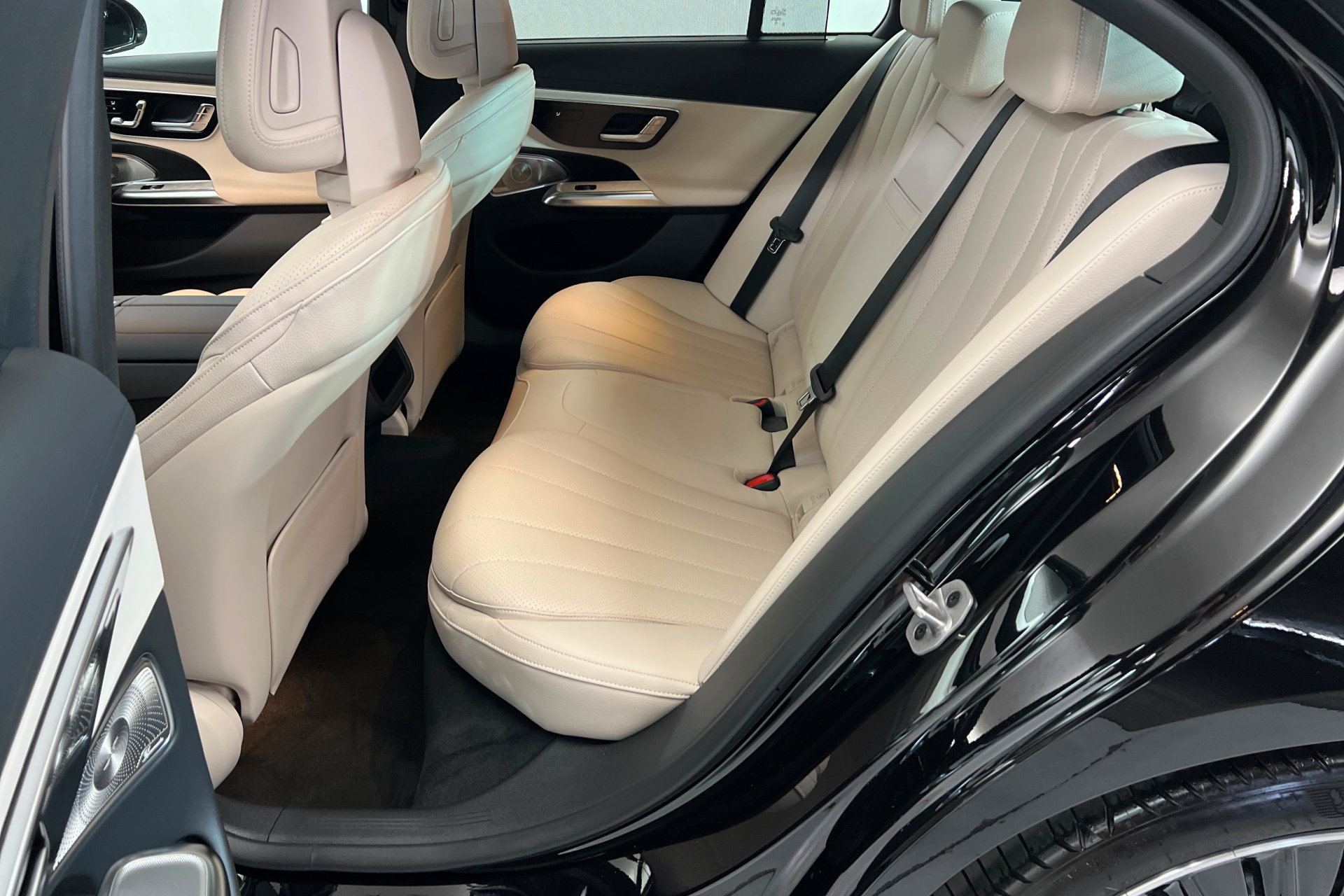 New 2026 Mercedes-Benz E 450 4MATIC Sedan image 21