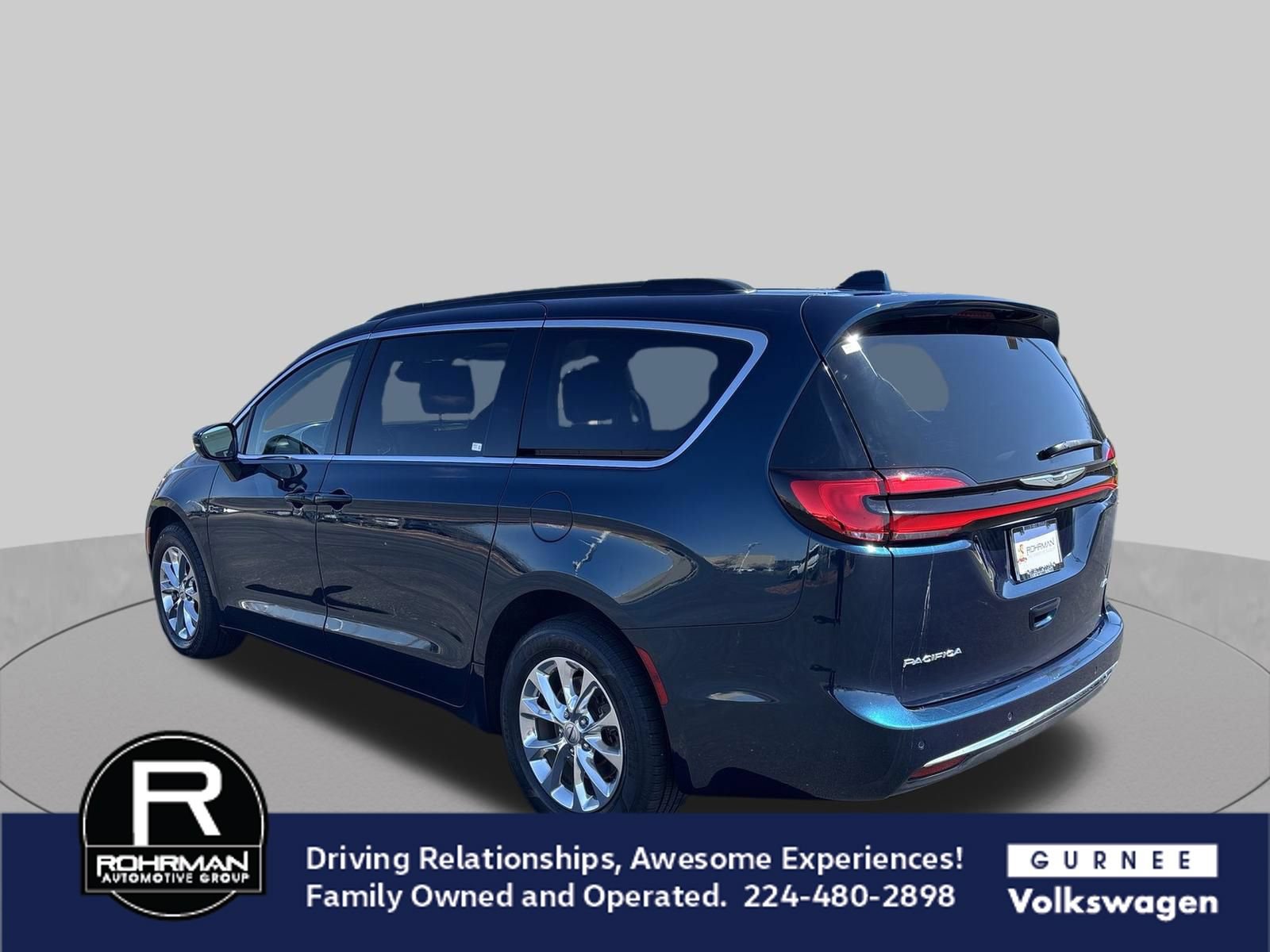 Used 2022 Chrysler Pacifica Touring-L AWD/4WD image 6